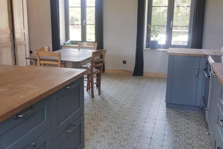 Chambre Spacieuse Avec Vue Sur Clocher Apartment Verchin Екстериор снимка